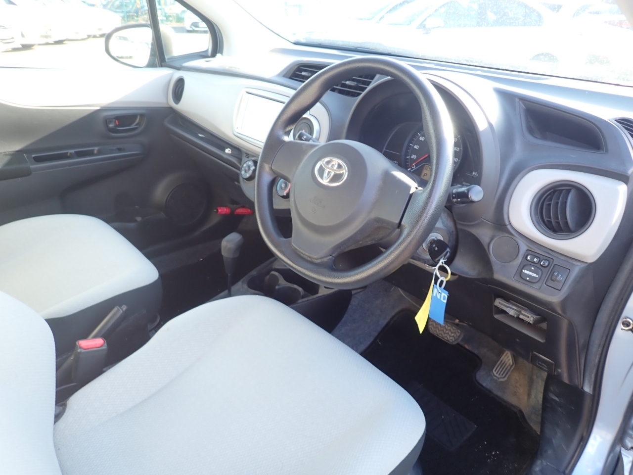 TOYOTA VITZ