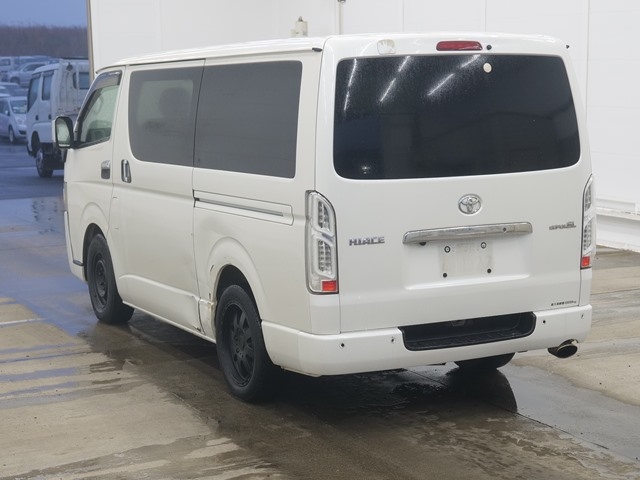 TOYOTA REGIUS ACE