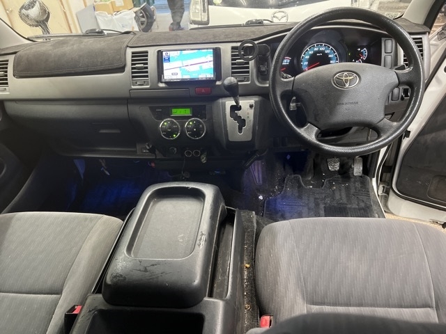 TOYOTA REGIUS ACE