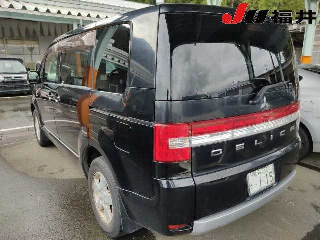 MITSUBISHI DELICA D:5