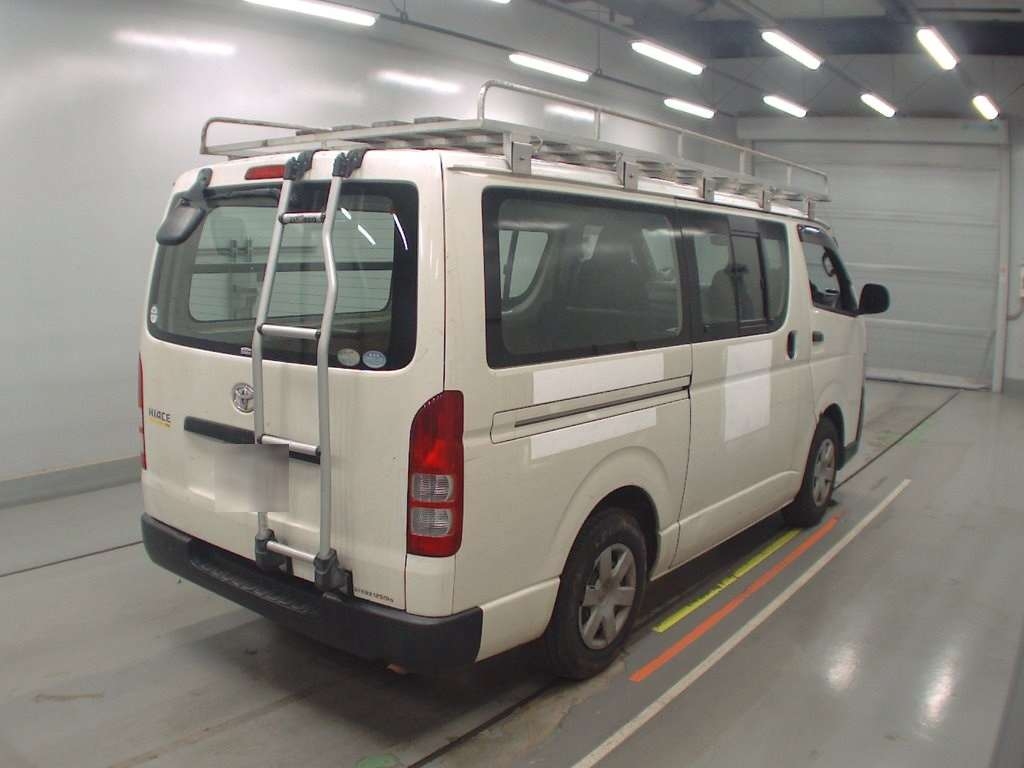TOYOTA REGIUS ACE