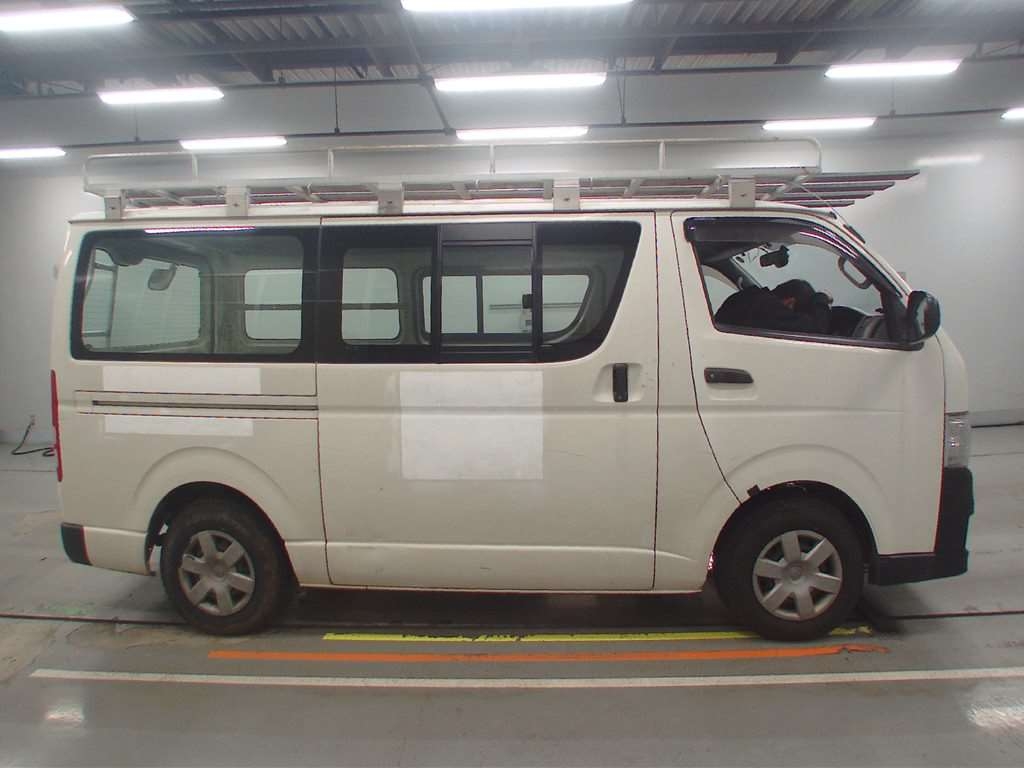 TOYOTA REGIUS ACE