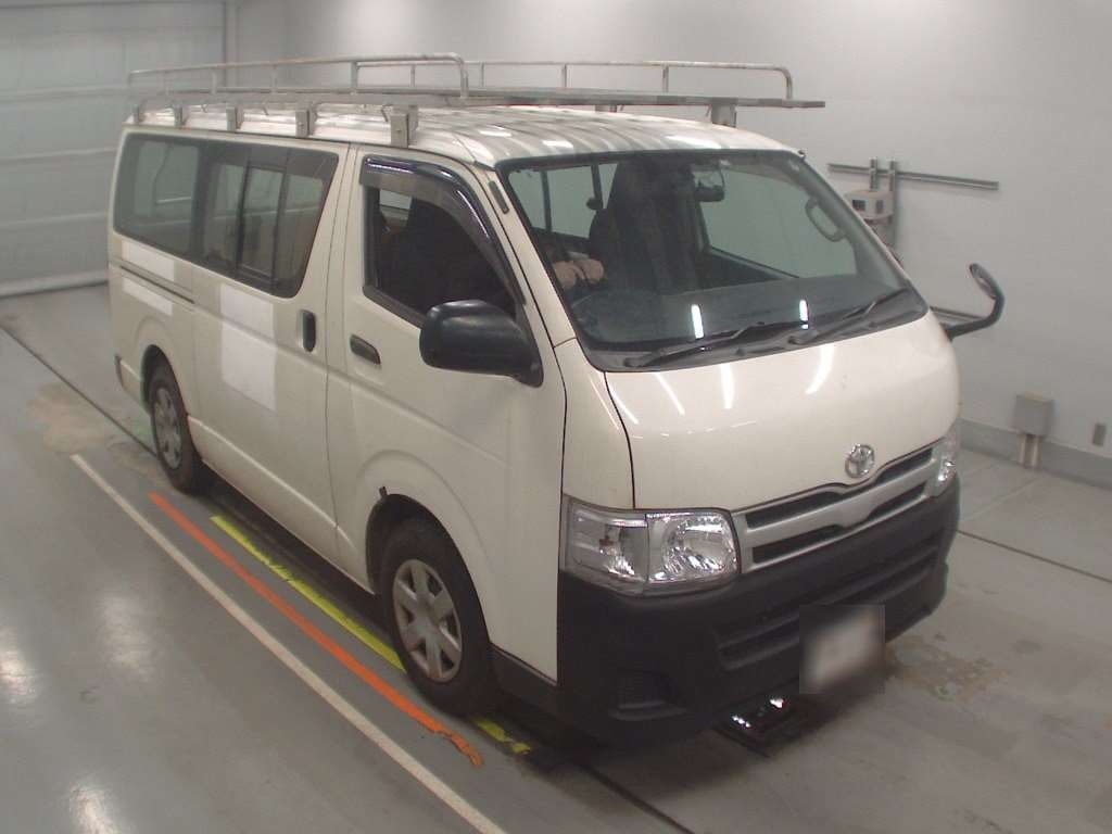 TOYOTA REGIUS ACE