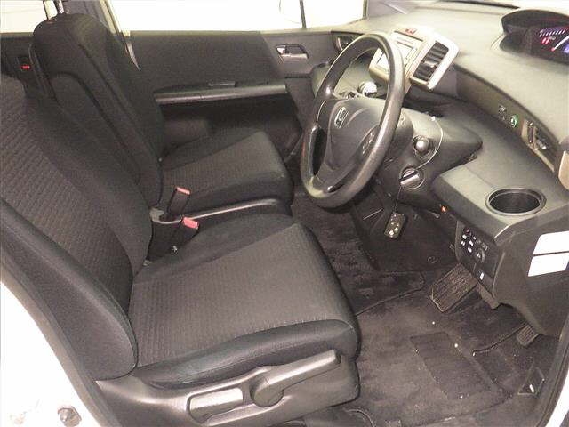 HONDA FREED SPIKE