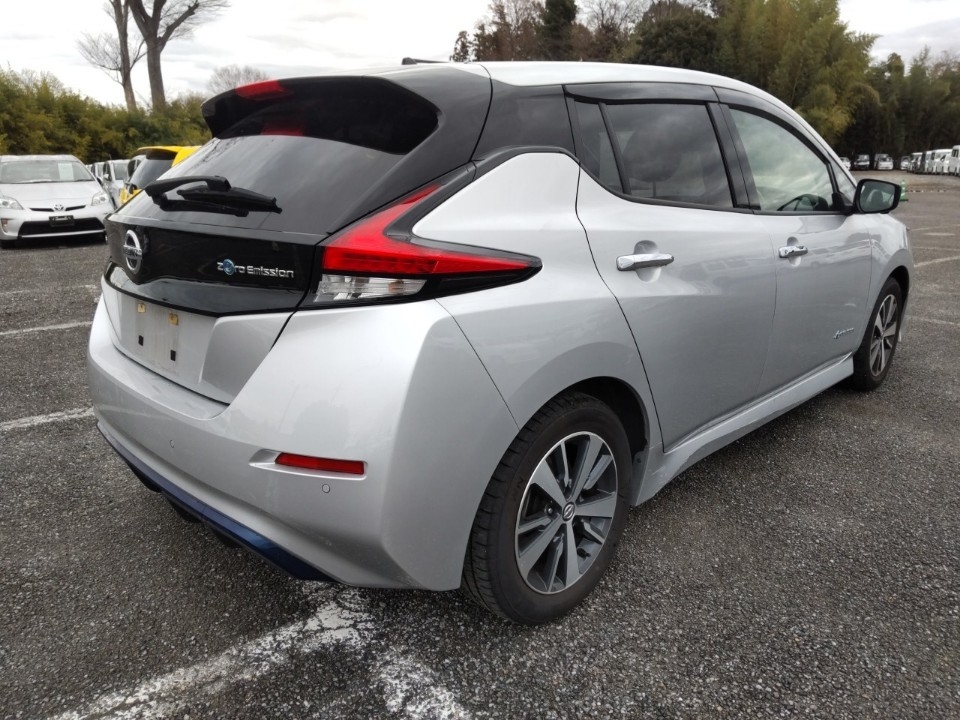 NISSAN LEAF