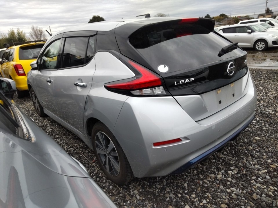 NISSAN LEAF