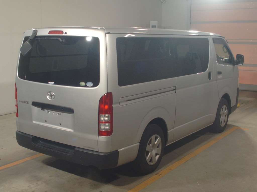 TOYOTA REGIUS ACE