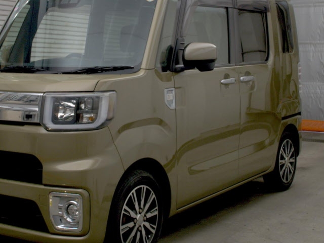 DAIHATSU WAKE