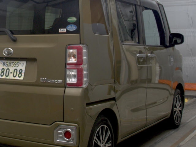 DAIHATSU WAKE
