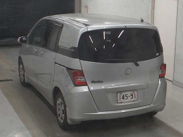 HONDA FREED SPIKE