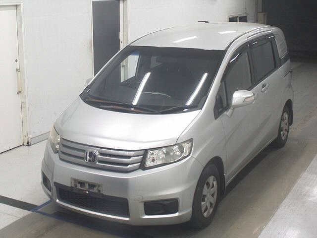 HONDA FREED SPIKE