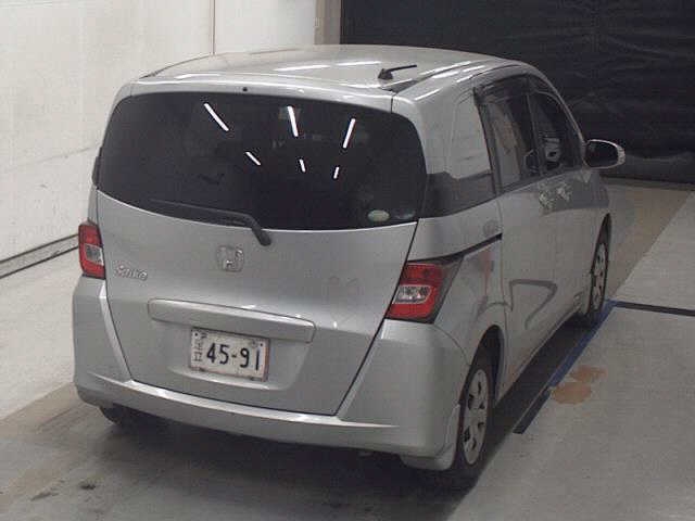 HONDA FREED SPIKE