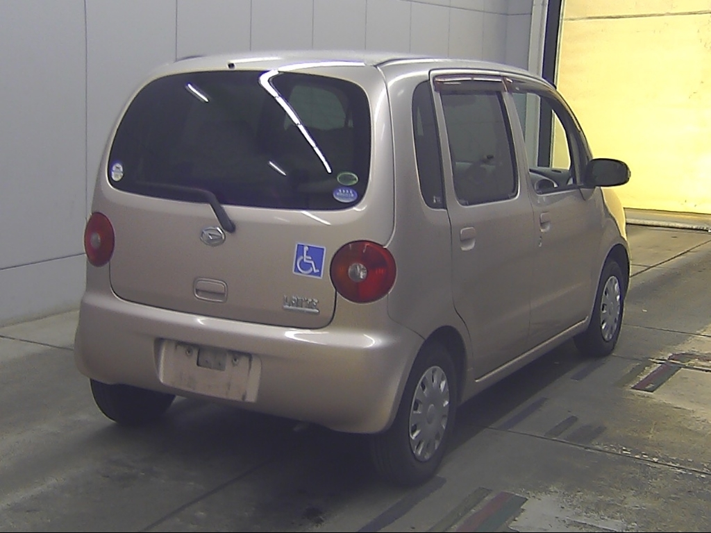 DAIHATSU MOVE LATTE
