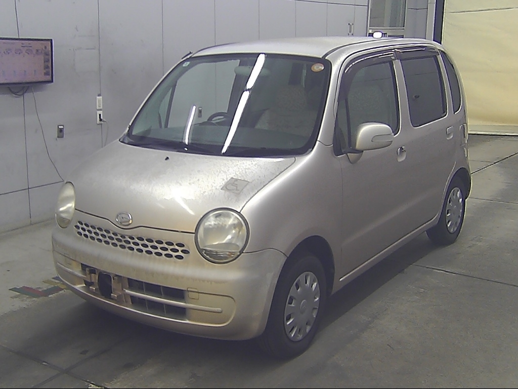 DAIHATSU MOVE LATTE
