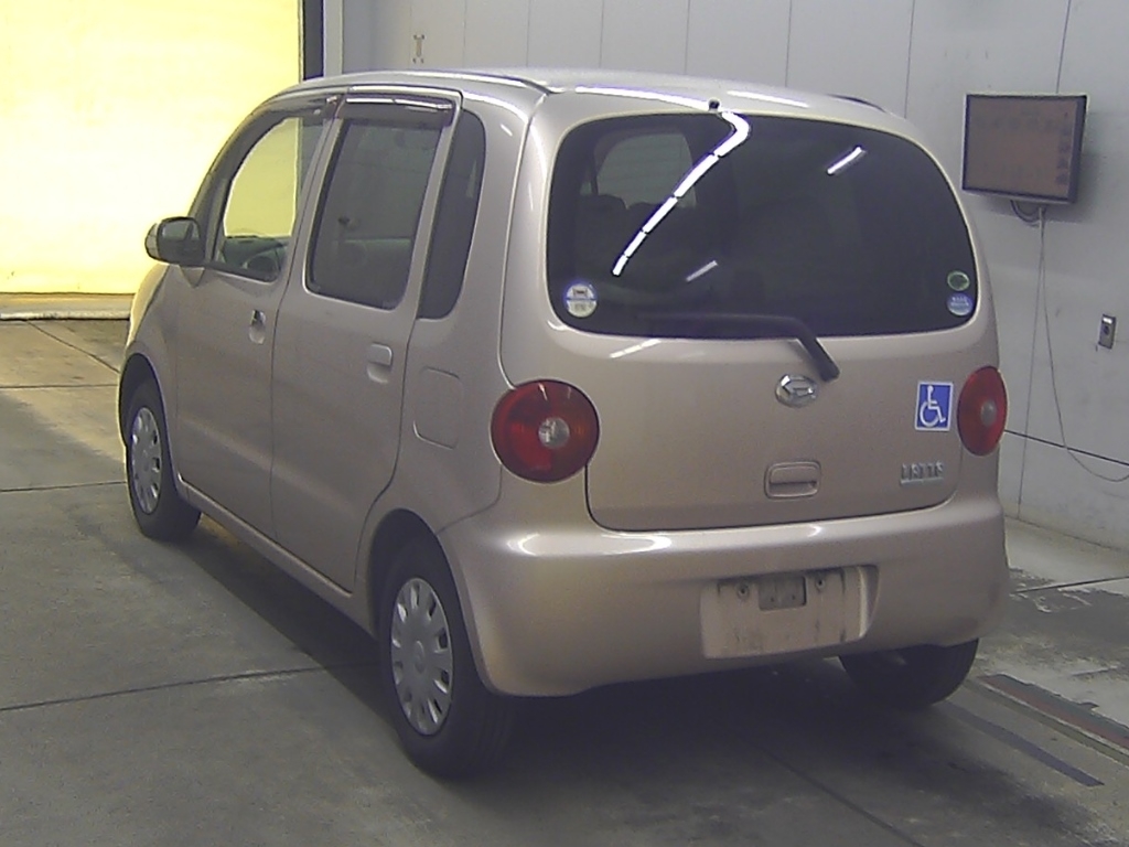 DAIHATSU MOVE LATTE