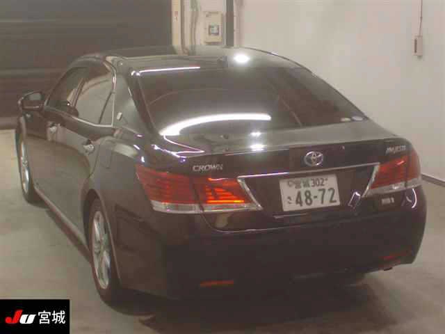 TOYOTA CROWN MAJESTA