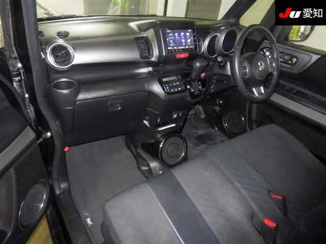 HONDA N-BOX SLASH