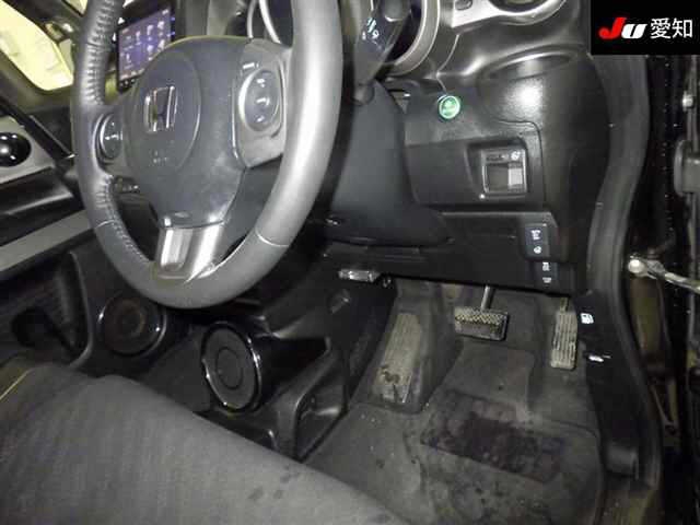 HONDA N-BOX SLASH