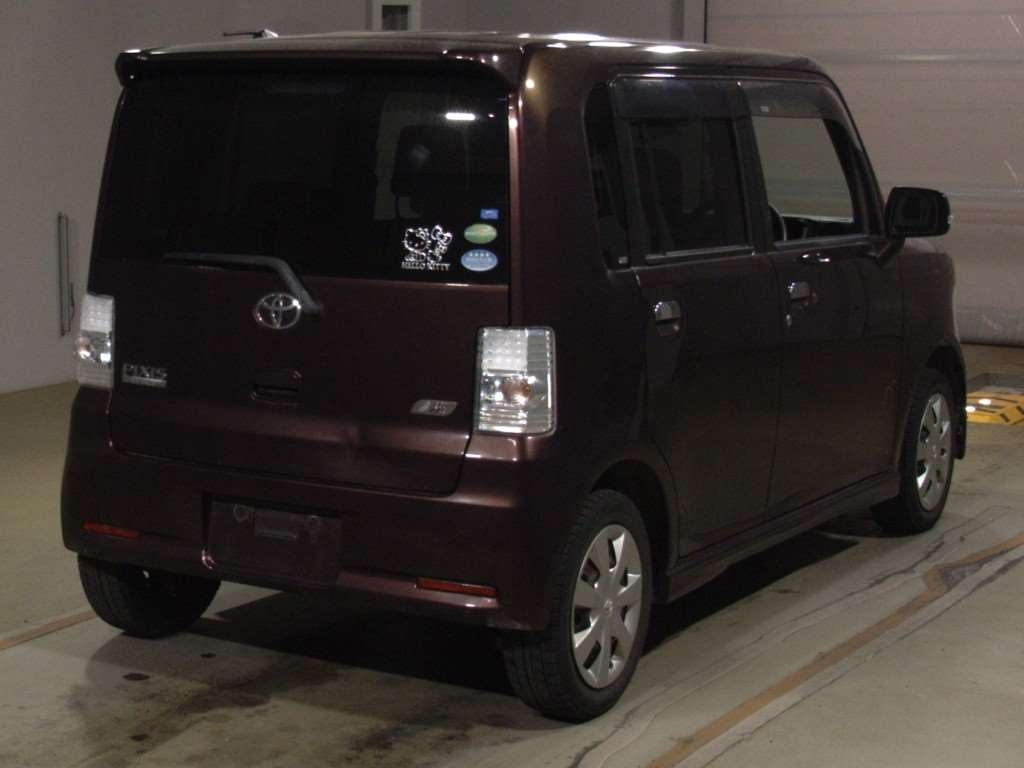 TOYOTA PIXIS SPACE