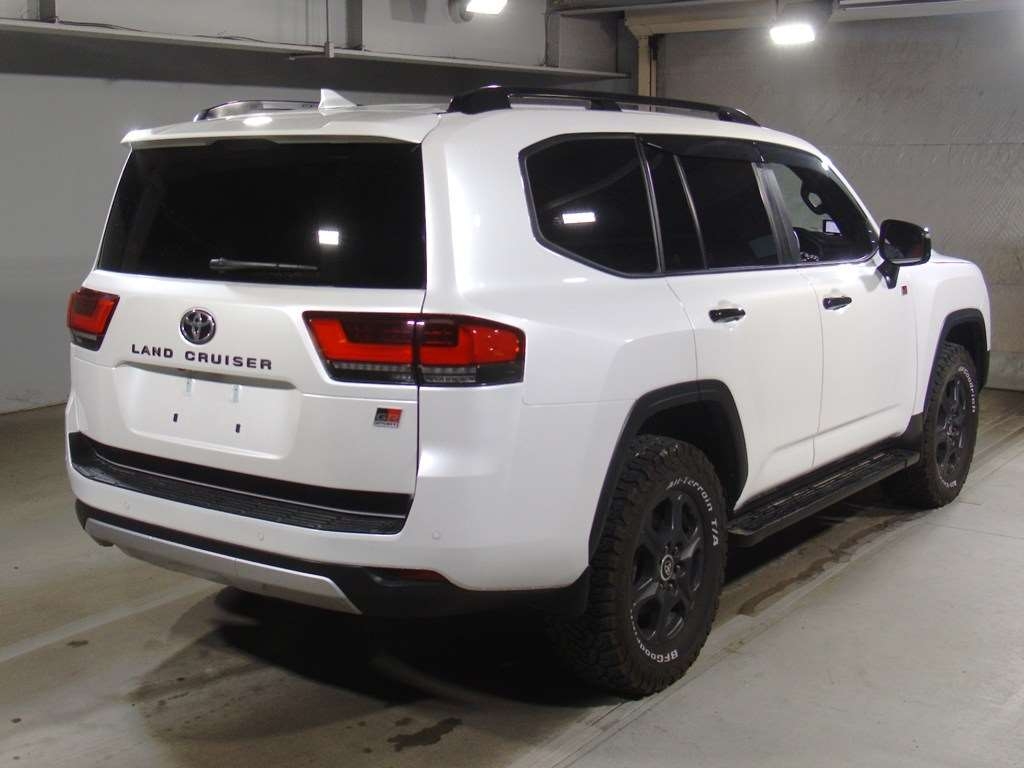 TOYOTA LAND CRUISER