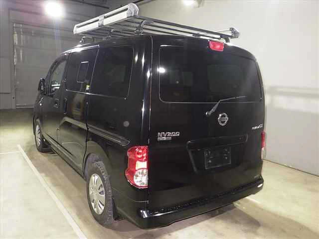 NISSAN NV200