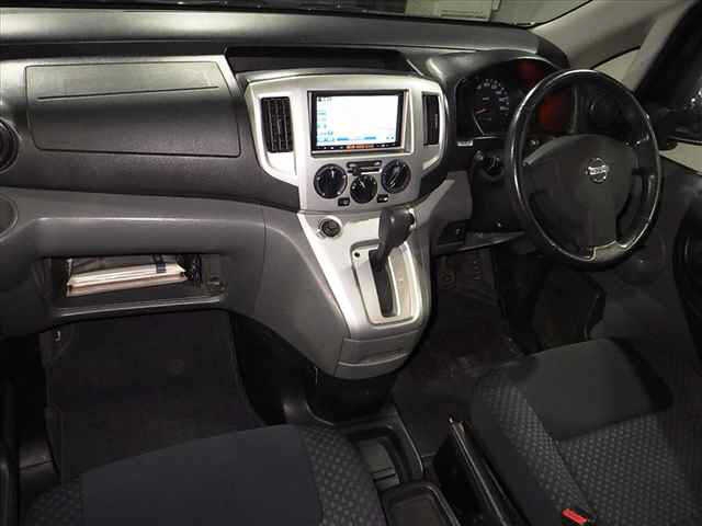 NISSAN NV200