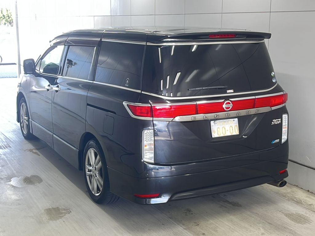 NISSAN ELGRAND