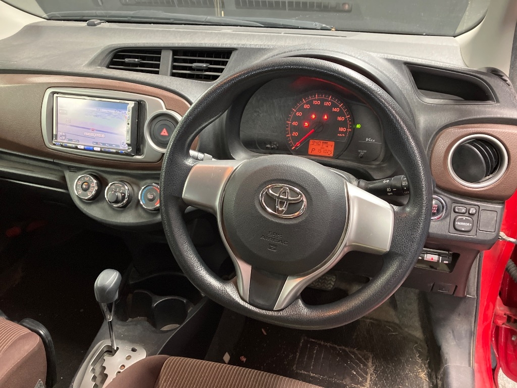 TOYOTA VITZ