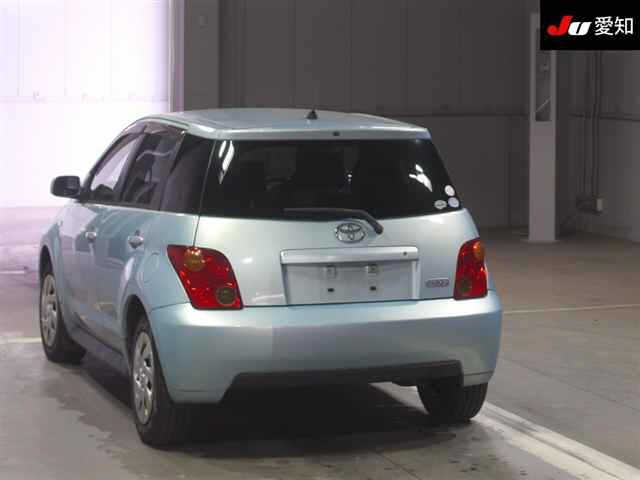 TOYOTA IST