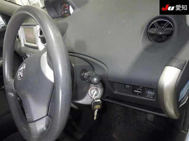 TOYOTA IST