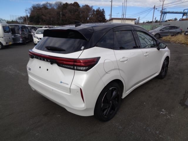 NISSAN AURA
