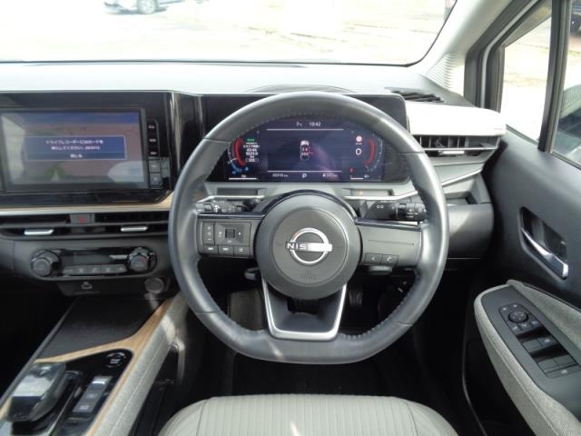 NISSAN AURA