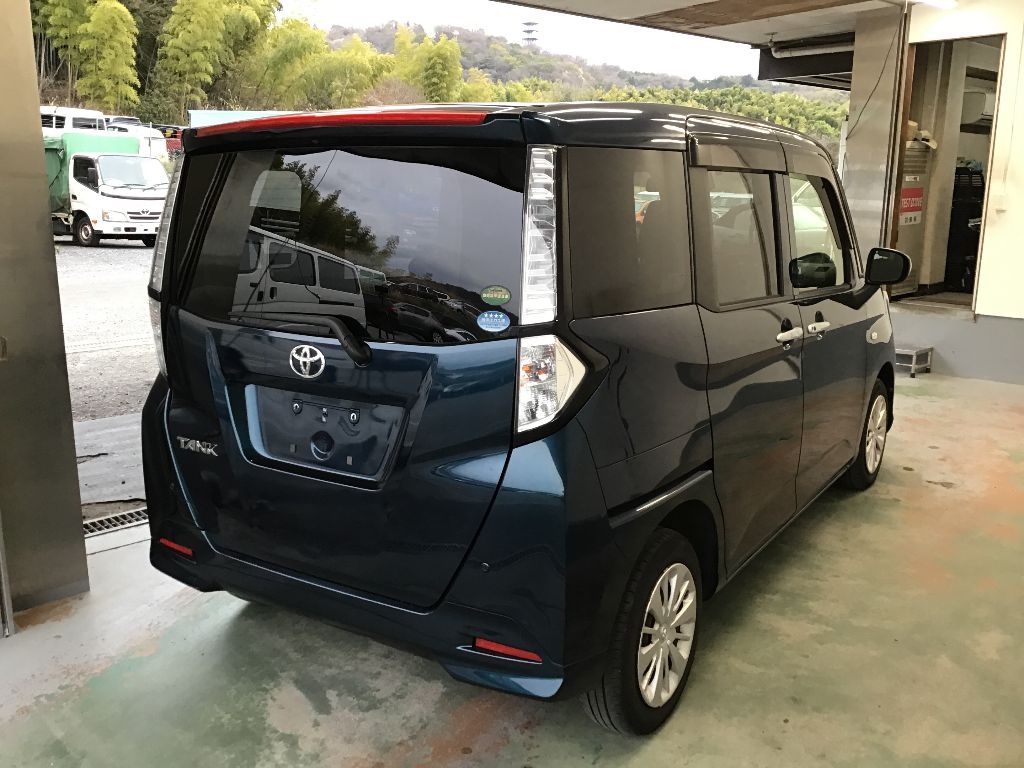 TOYOTA TANK