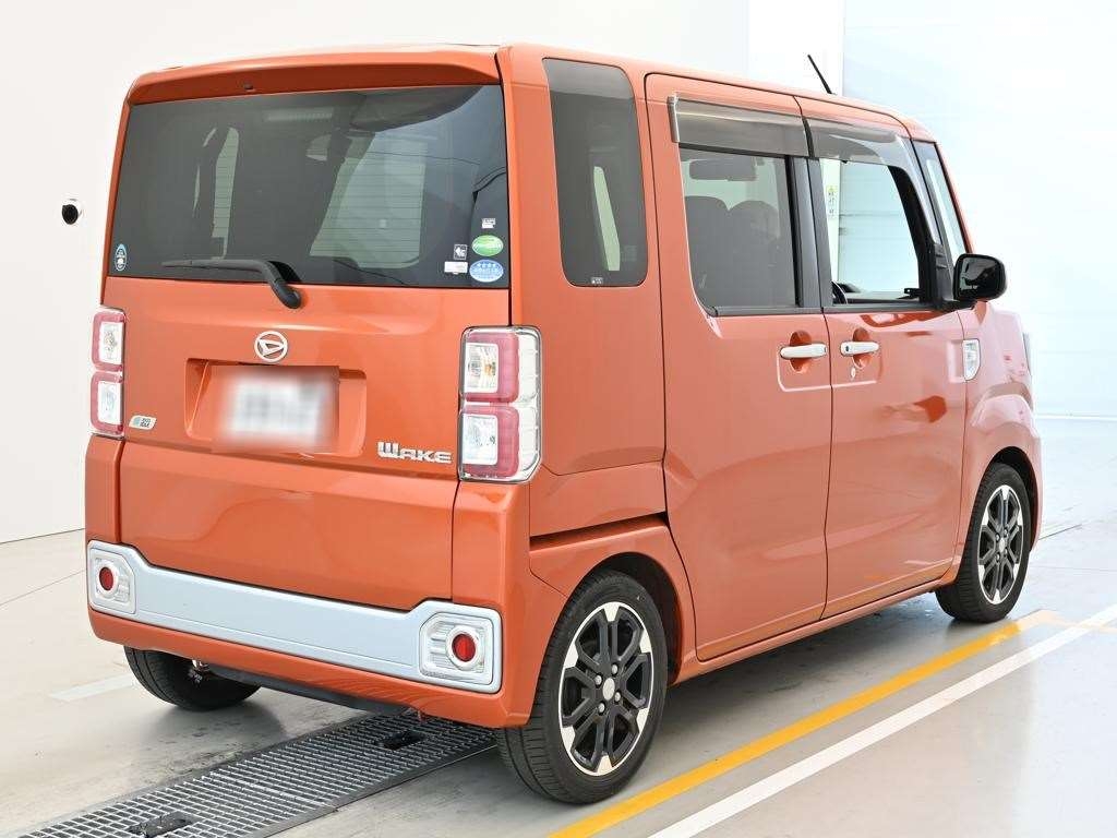 DAIHATSU WAKE