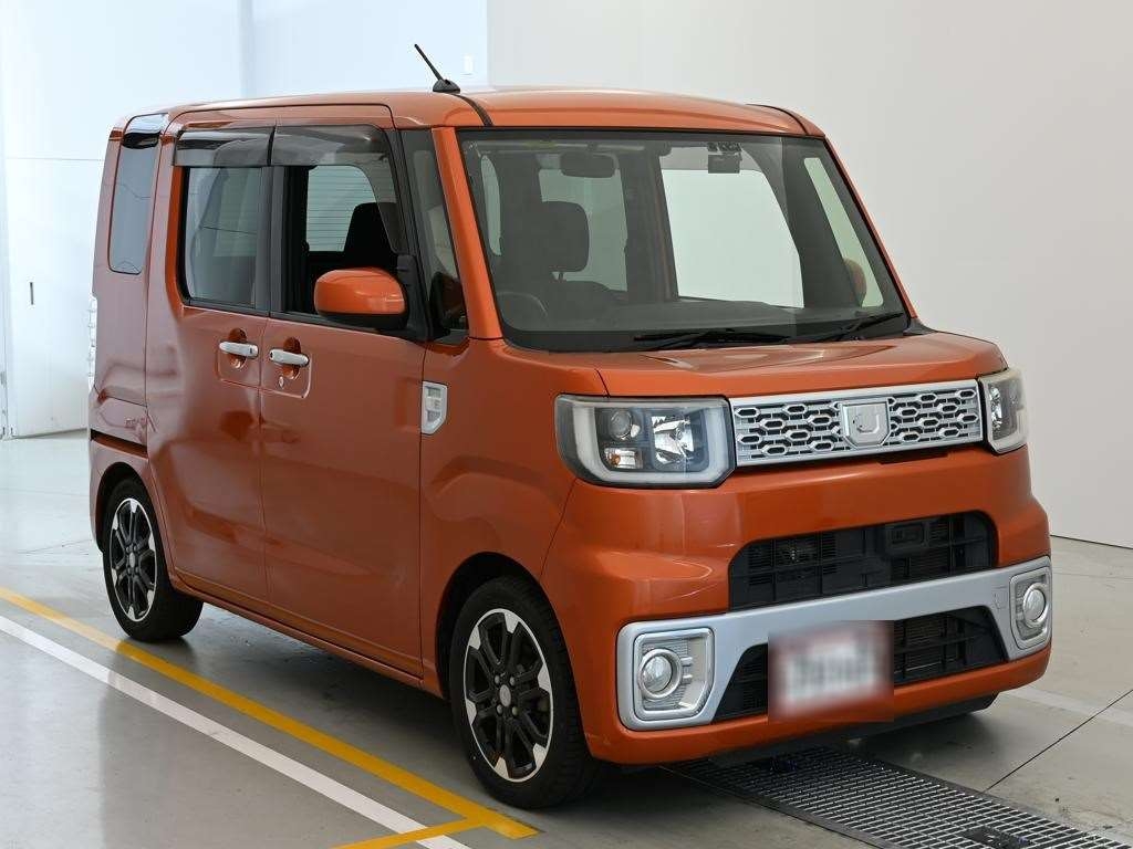DAIHATSU WAKE