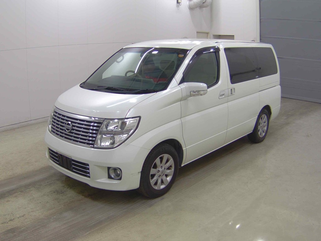 NISSAN ELGRAND
