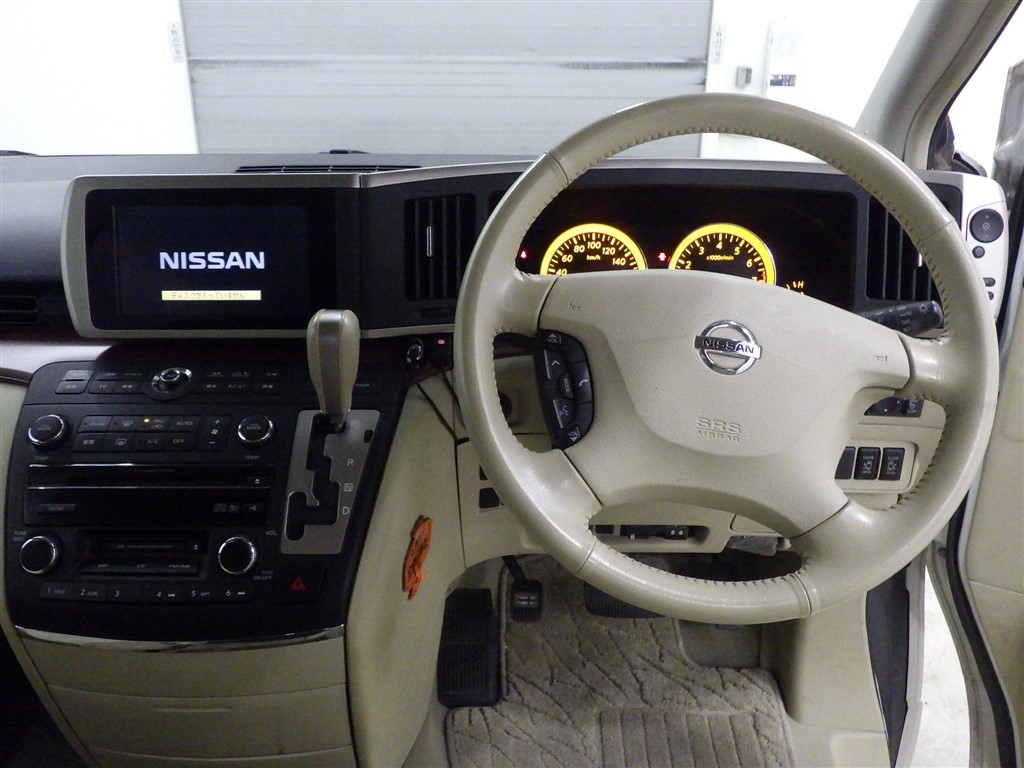 NISSAN ELGRAND