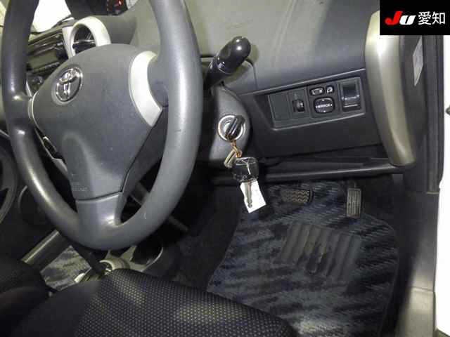 TOYOTA IST