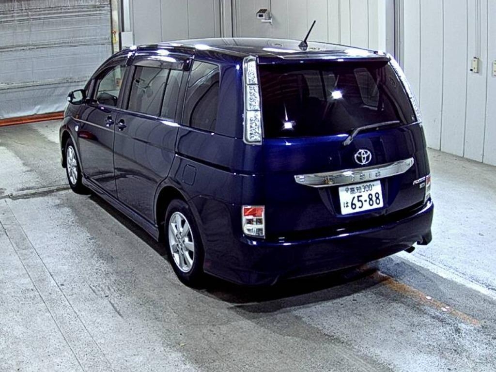 TOYOTA ISIS