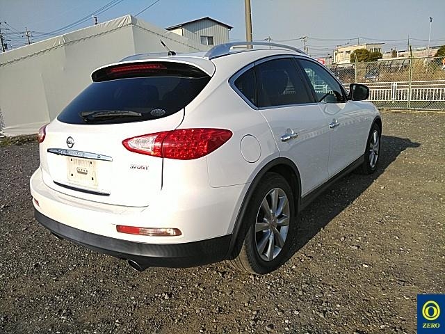 NISSAN SKYLINE CROSSOVER