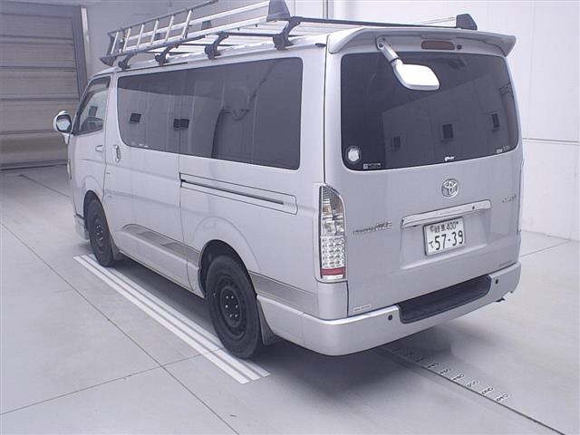 TOYOTA REGIUS ACE