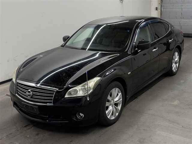 NISSAN FUGA