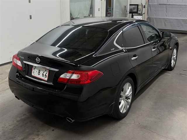 NISSAN FUGA