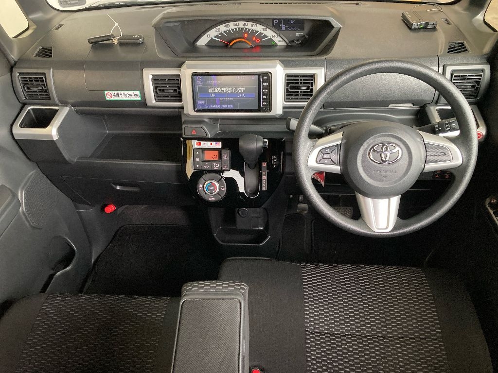 TOYOTA PIXIS MEGA