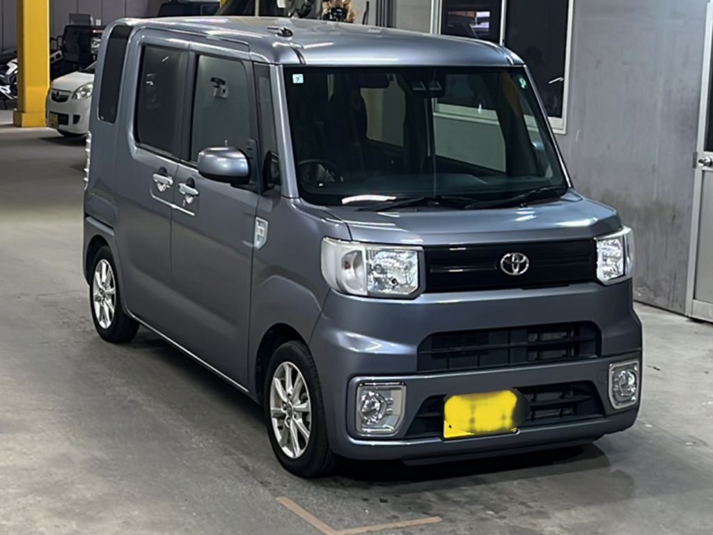 TOYOTA PIXIS MEGA