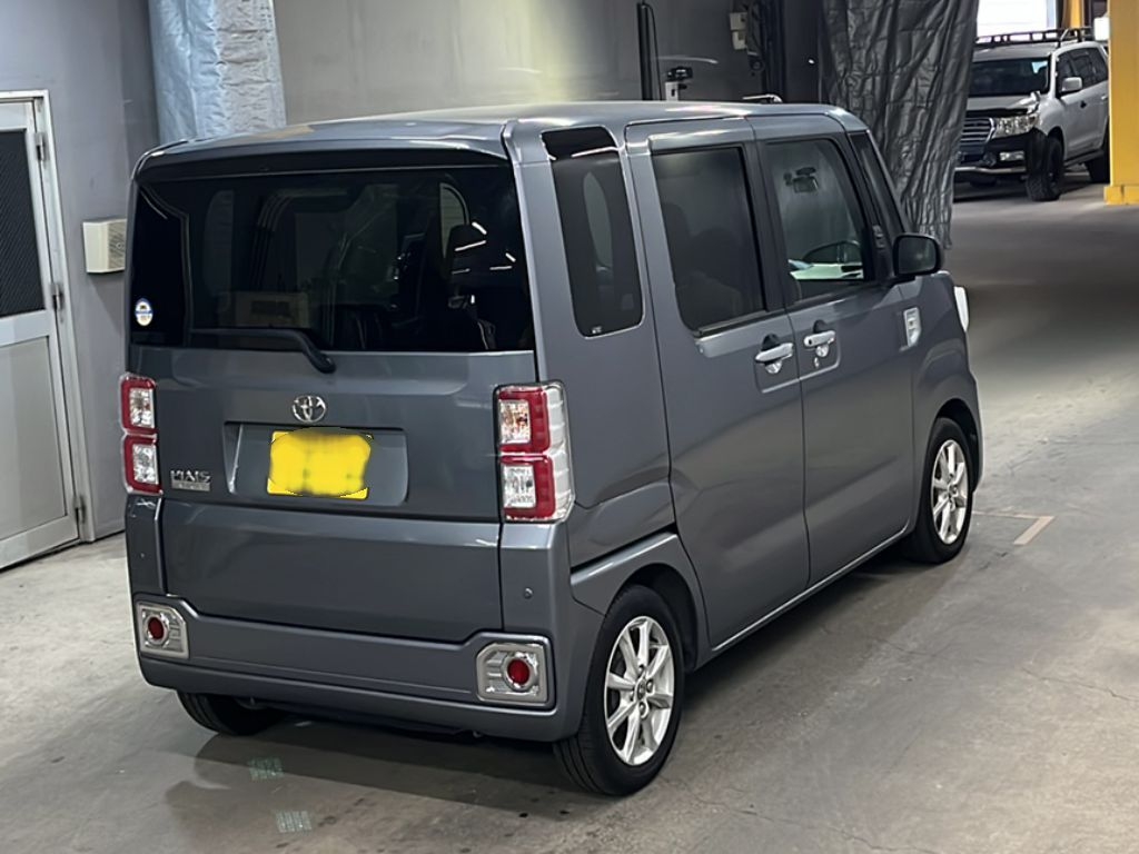 TOYOTA PIXIS MEGA