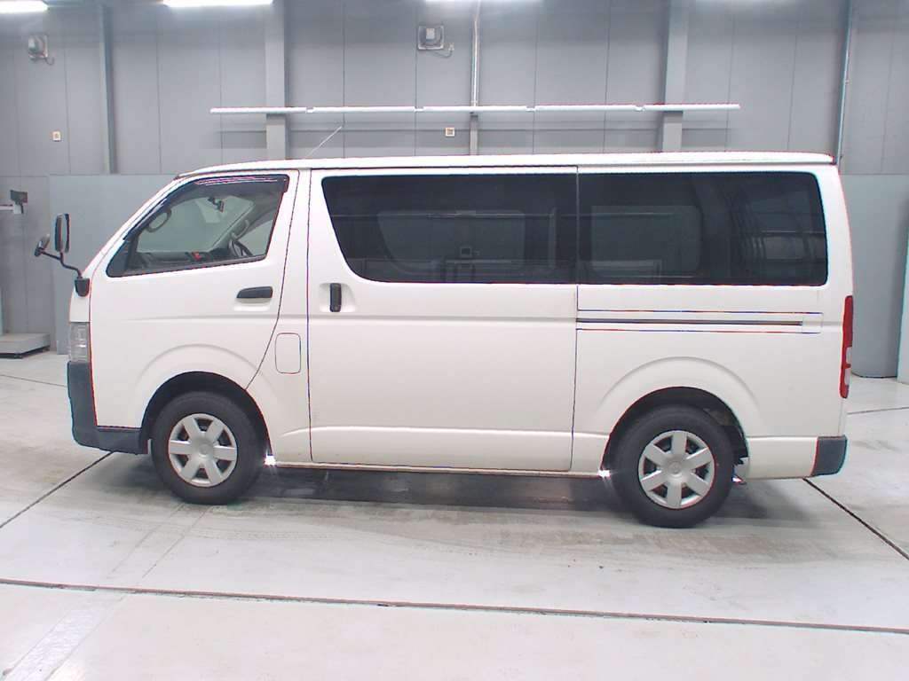 TOYOTA REGIUS ACE