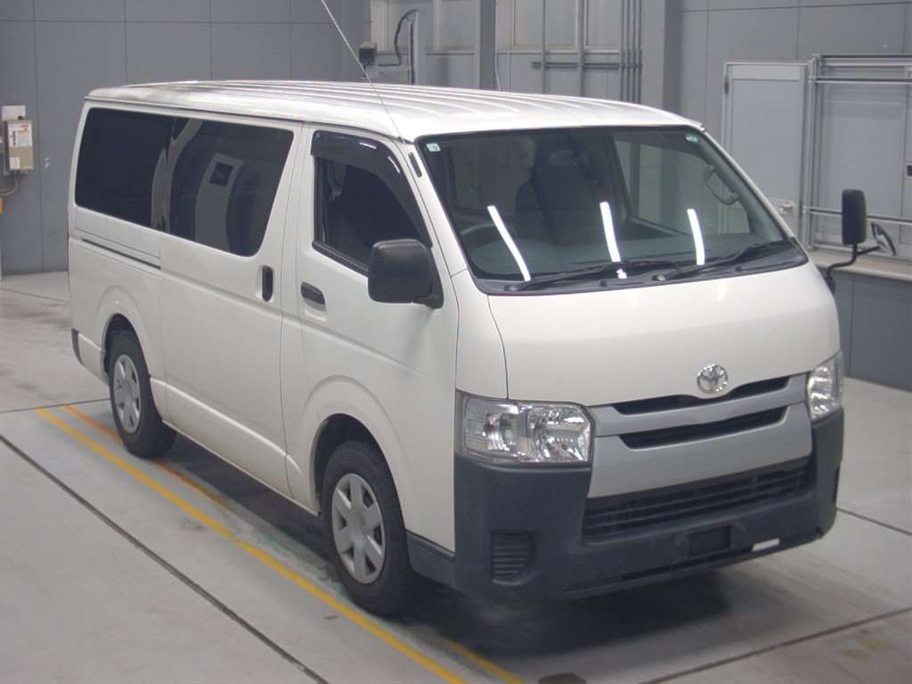 TOYOTA REGIUS ACE