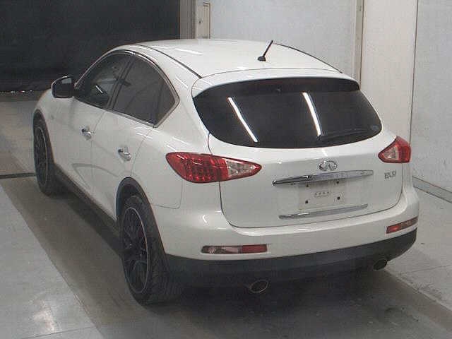 NISSAN SKYLINE CROSSOVER