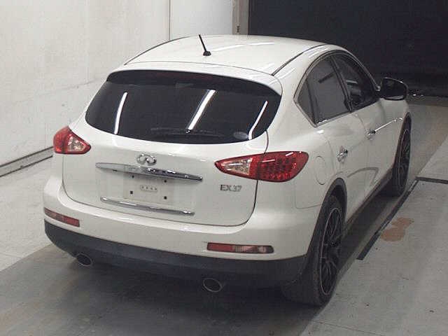NISSAN SKYLINE CROSSOVER